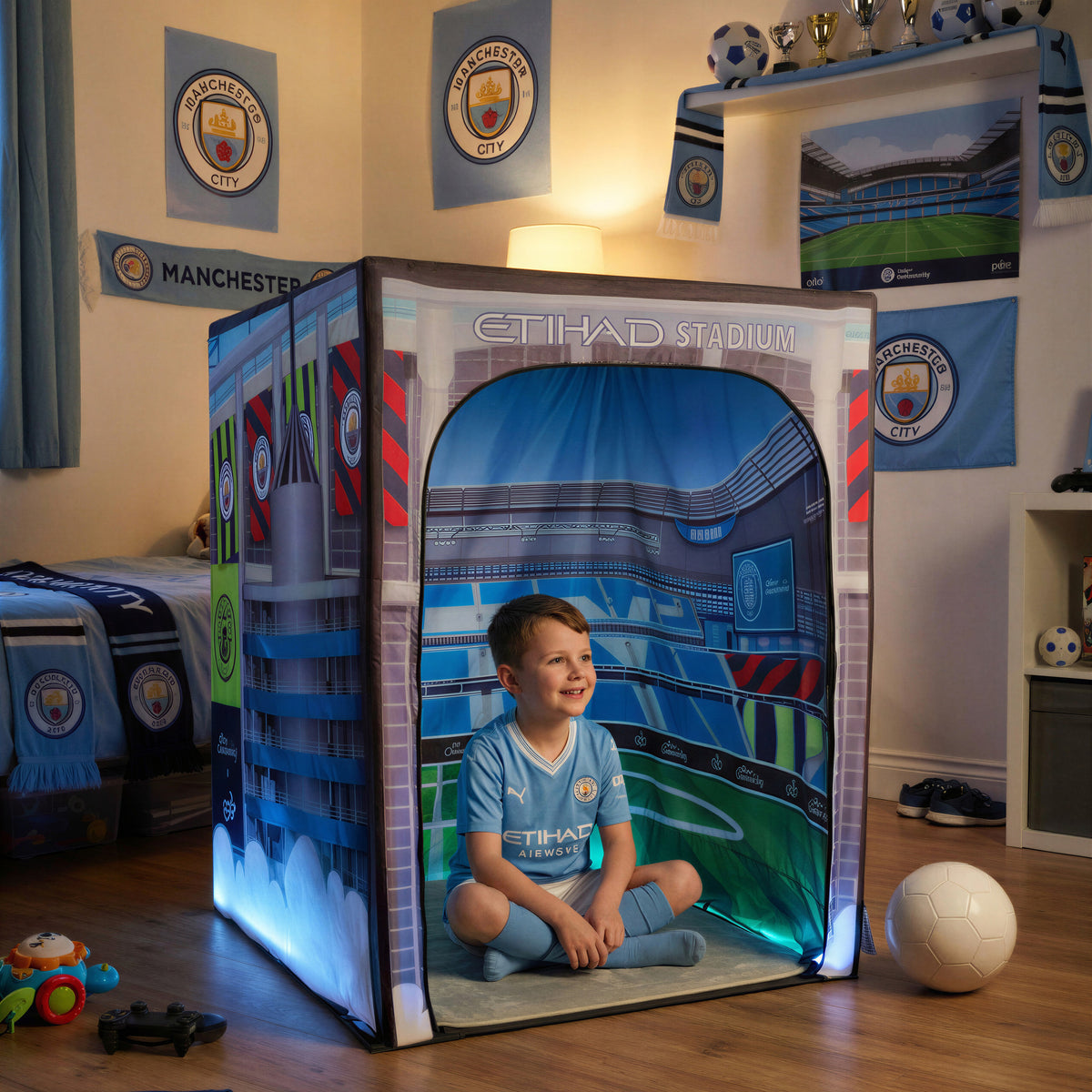 Manchester City PODSgo pop up play tent in a child bedroom, view 1